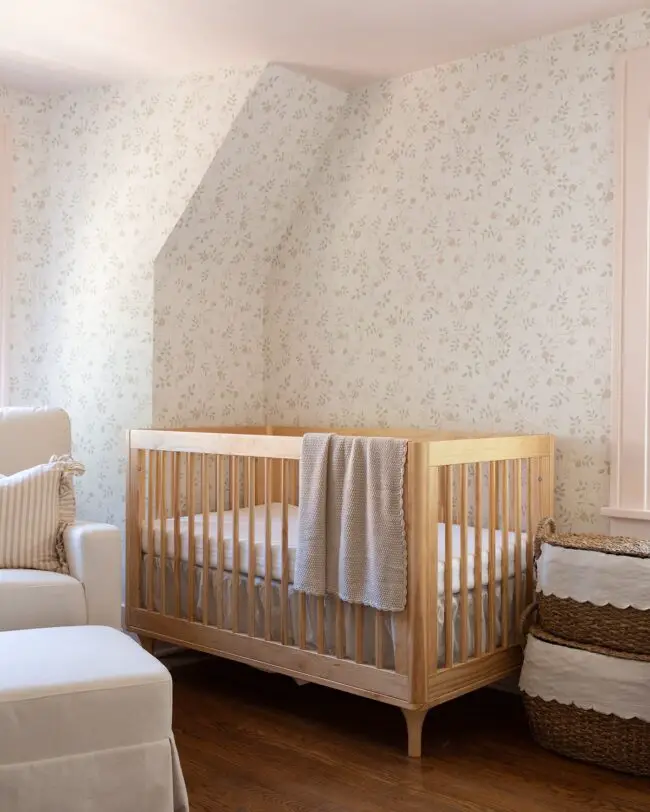 How to Blend Modern Comfort with Vintage Style in a Nursery