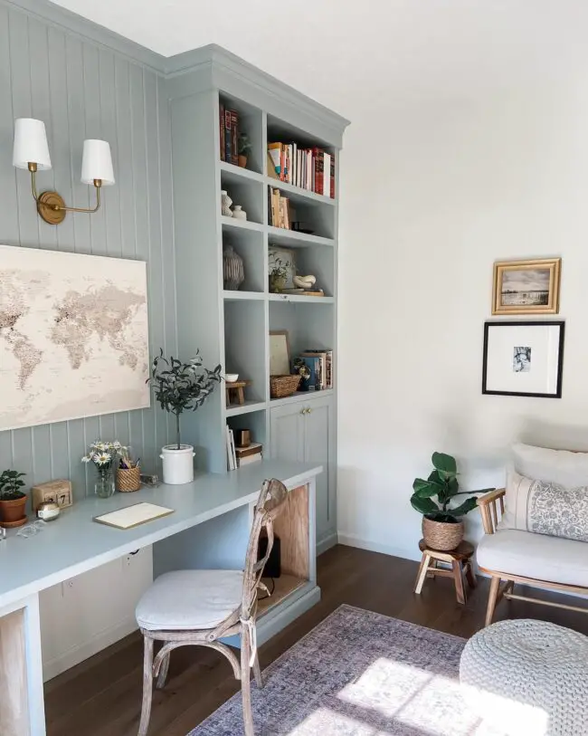 The Role of Vertical Space in a Tiny Home Office