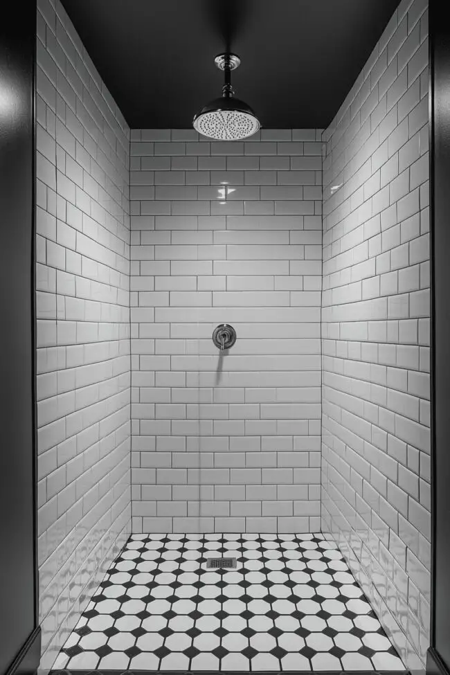 Contrasting Grout Elegance